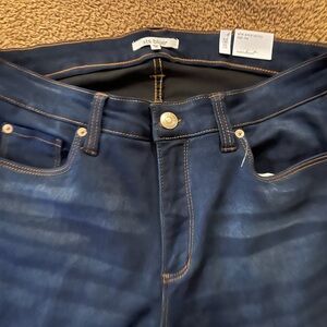 Finished hem skinny dark wash jeans never worn